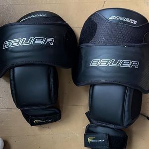 Goalie knee pads. Senior